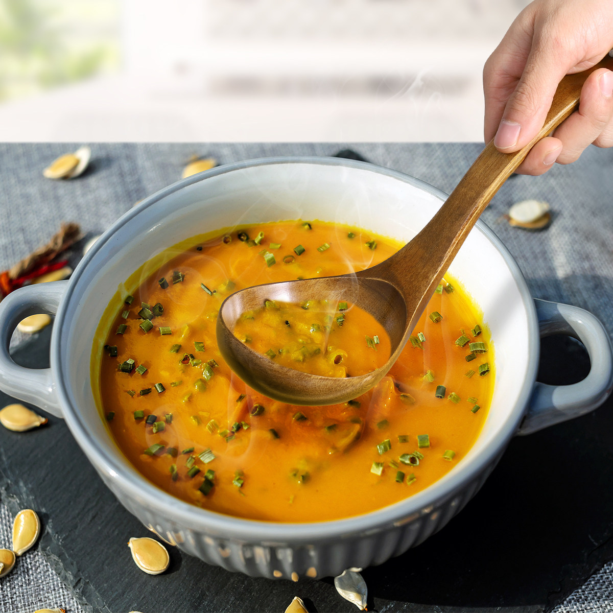 Home Cooking Restaurants - Louche à soupe en bois de